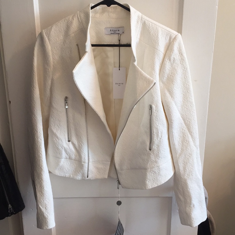 Brand new Axara Paris jacket. Size 40/Sm.